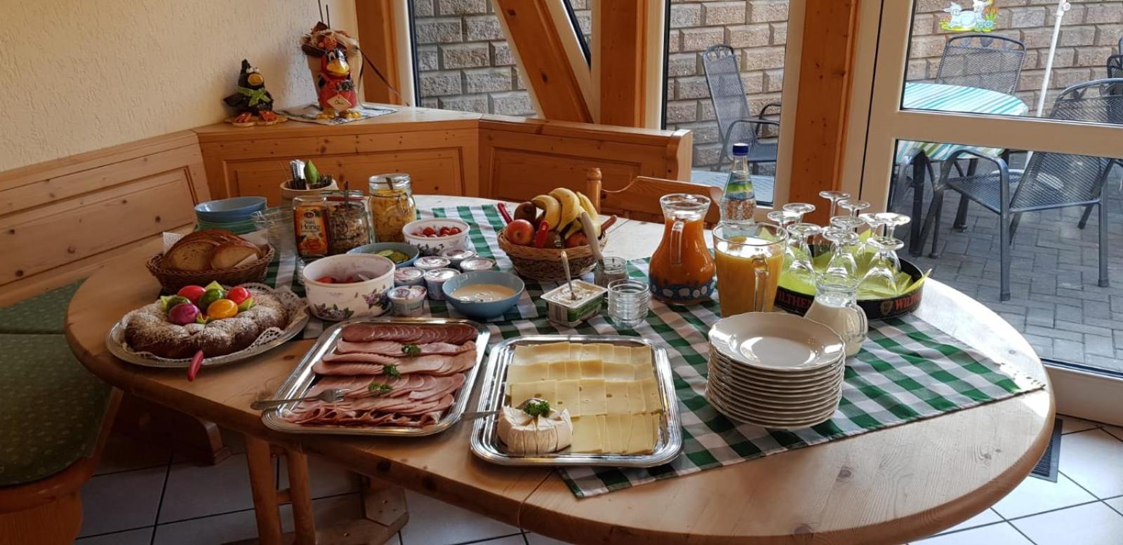 ברוטרודה Cafe & Pension Carmen מראה חיצוני תמונה